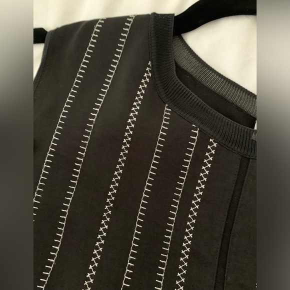 Vince Silk Sleeveless Blouse SzXS - Picture 4 of 7